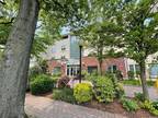 Condo For Sale In Great Neck, New York