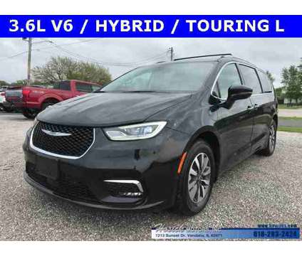 2021 Chrysler Pacifica Hybrid Touring L is a Black 2021 Chrysler Pacifica Hybrid Touring L Hybrid in Vandalia IL