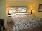 Hinsdale 2 bed 2 baths Lakehouse