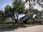 905 Woodrow Dr, Auburndale, FL 33823