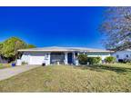 527 Oxford Dr, Venice, FL 34293