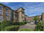 2 bed flat for sale in Princess Park Manor, N11, London