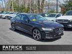 2024 Volvo S60 Plus Dark Theme