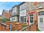 Carisbrooke Avenue, Manvers Street, Hull, HU5 2HN 2 bed terraced house for sale