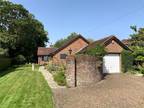 2 bedroom property for sale in Waterford Close, Lymington