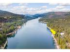 2+ Acres on Pend Oreille River!