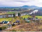 Home For Sale In Eagle Point, Oregon