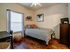 Comfy double bedroom near Town Creek Park