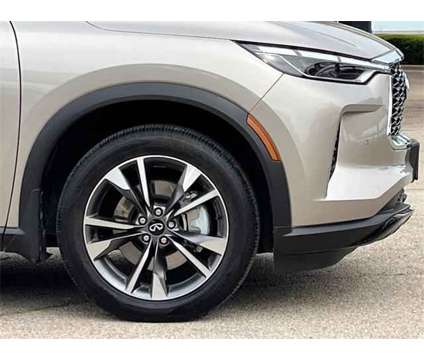 2023 Infiniti QX60 LUXE AWD is a Silver 2023 Infiniti QX60 Luxe SUV in Granbury TX