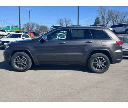 2020 Jeep Grand Cherokee Limited 4X4 is a Grey 2020 Jeep grand cherokee Limited SUV in Utica NY