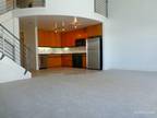 Must See Spacious Remodeled Loft w/ W/D in Unit!