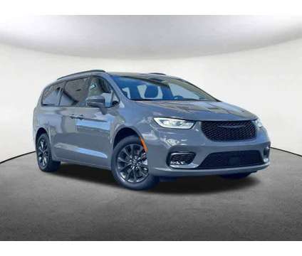 2021UsedChryslerUsedPacificaUsedAWD is a Grey 2021 Chrysler Pacifica Limited Car for Sale in Mendon MA