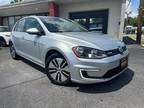 2016 Volkswagen e-Golf SE Hatchback Sedan 4D