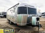 2021 Airstream Flying Cloud 23CB Bunk 23ft