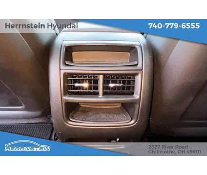 2017 Cadillac XT5 Luxury is a Silver 2017 Cadillac XT5 Luxury SUV in Chillicothe OH