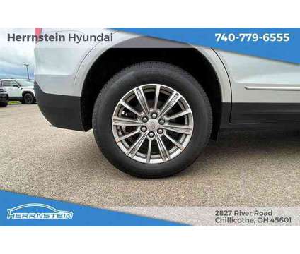 2017 Cadillac XT5 Luxury is a Silver 2017 Cadillac XT5 Luxury SUV in Chillicothe OH