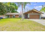 718 Green Cove Dr, Brandon, FL 33511