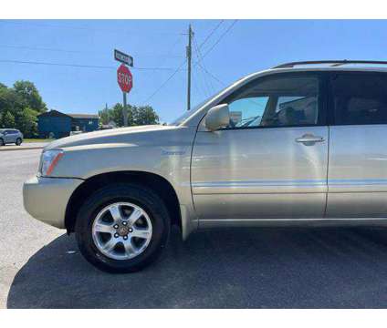 2003 Toyota Highlander for sale is a Gold 2003 Toyota Highlander Car for Sale in Fredericksburg VA