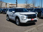 2024 Mitsubishi Outlander White, 10 miles