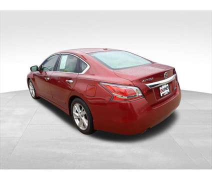 2014 Nissan Altima 2.5 SL is a Red 2014 Nissan Altima 2.5 Trim Sedan in Quincy IL