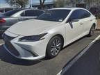 2019 Lexus ES 300h