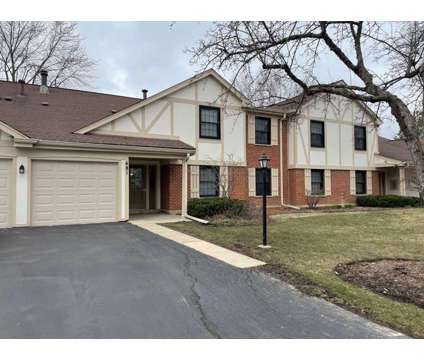 Beautiful, Upgraded Coach Home in Lexington Commons at 481 Thornhill Ln Un A2 in Wheeling IL is a Apartment