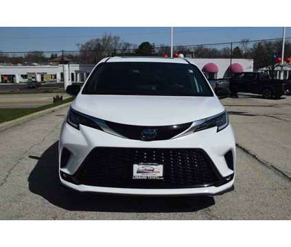 2023 Toyota Sienna XSE is a Silver 2023 Toyota Sienna Car for Sale in Lombard IL