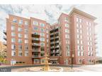 Unit/Flat/Apartment, Contemporary - FAIRFAX, VA 4480 Market Commons Dr #202