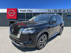 2024 Nissan Pathfinder Black, new