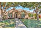 Single Family Residence, Traditional - Frisco, TX 7716 Ravenhill Dr