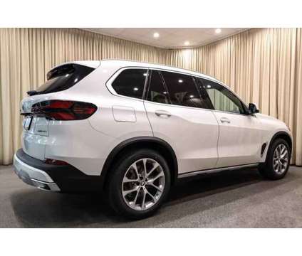 2024 BMW X5 xDrive40i is a White 2024 BMW X5 3.0si SUV in Akron OH