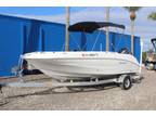 2023 Hurricane Sun Deck Sport 205 OB