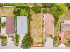 635 92nd Avenue North, Naples, FL 34108