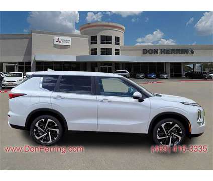 2024 Mitsubishi Outlander SE is a White 2024 Mitsubishi Outlander SE SUV in Plano TX