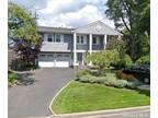 Home For Sale In Lawrence, New York