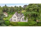 5 bedroom detached house for sale in Whipsnade, Bedfordshire, LU6
