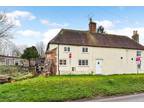 2 bed house for sale in South Gardens, GU31, Petersfield