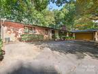 Tryon 3BR 3BA, Winter Mountain View!! Take the stone-lined