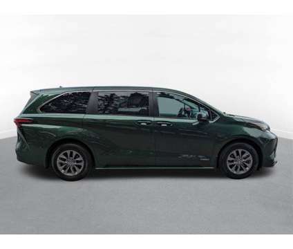 2021 Toyota Sienna LE is a Blue 2021 Toyota Sienna LE Car for Sale in Utica, NY NY
