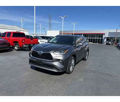 2021 Toyota Highlander Hybrid Platinum is a Grey 2021 Toyota Highlander Hybrid in Lexington KY