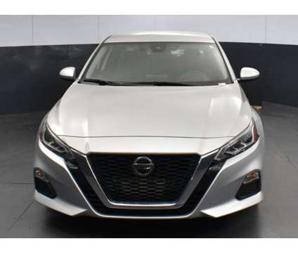 2022 Nissan Altima 2.5 SV is a Silver 2022 Nissan Altima 2.5 Trim Car for Sale in Greenville SC