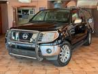 2013 Nissan Frontier Crew Cab SL Pickup 4D 5 ft Black, 1318