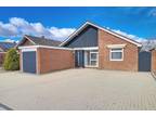 Tower Close, Emmer Green, Reading 3 bed detached bungalow for sale -