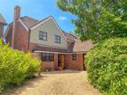4 bedroom property for sale in Conference Place, Lymington
