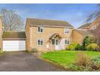 4+ bedroom house for sale in Chestnut Close, Witney, Oxfordshire, OX28
