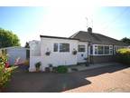 2 bedroom bungalow for sale in Woodside Road, Farnham, Surrey, GU9