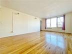 Condo For Sale In Staten Island, New York