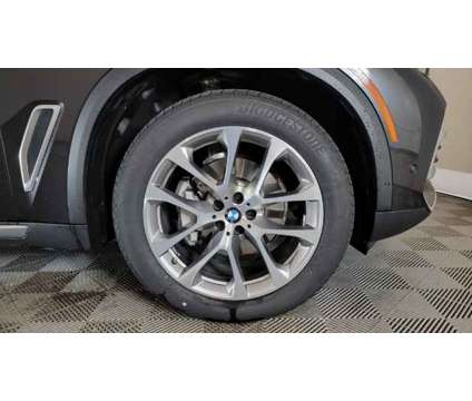 2021 BMW X5 xDrive40i is a Grey 2021 BMW X5 4.6is SUV in Milwaukee WI