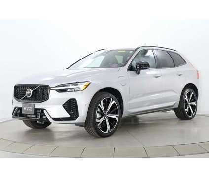 2022 Volvo XC60 Recharge Plug-In Hybrid T8 R-Design is a Silver 2022 Volvo XC60 T8 R-Design Hybrid in Scarborough ME