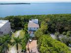 5867 Paradise Point Dr, Palmetto Bay, FL 33157